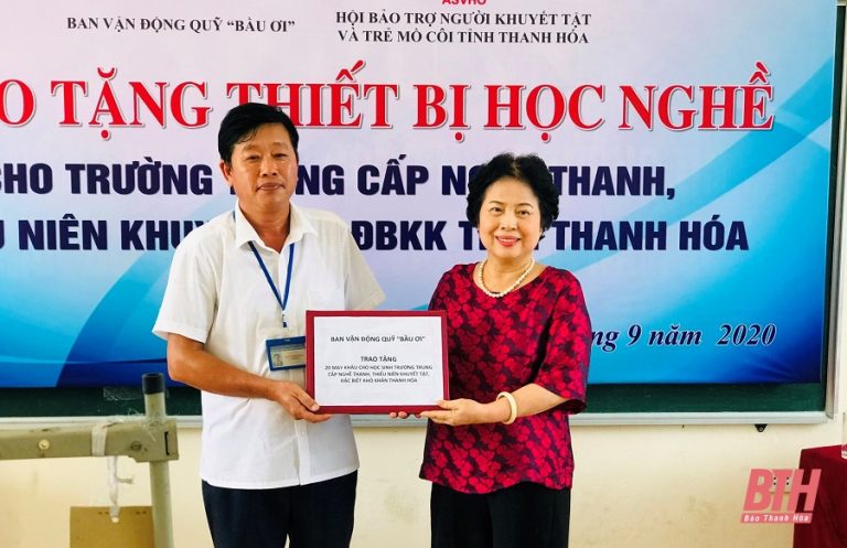 Natrumax Việt Nam cùng Quỹ Bầu Ơi Trao tặng thiết bị học nghề cho Trường Trung cấp nghề thanh, thiếu niên khuyết tật tỉnh Thanh Hóa